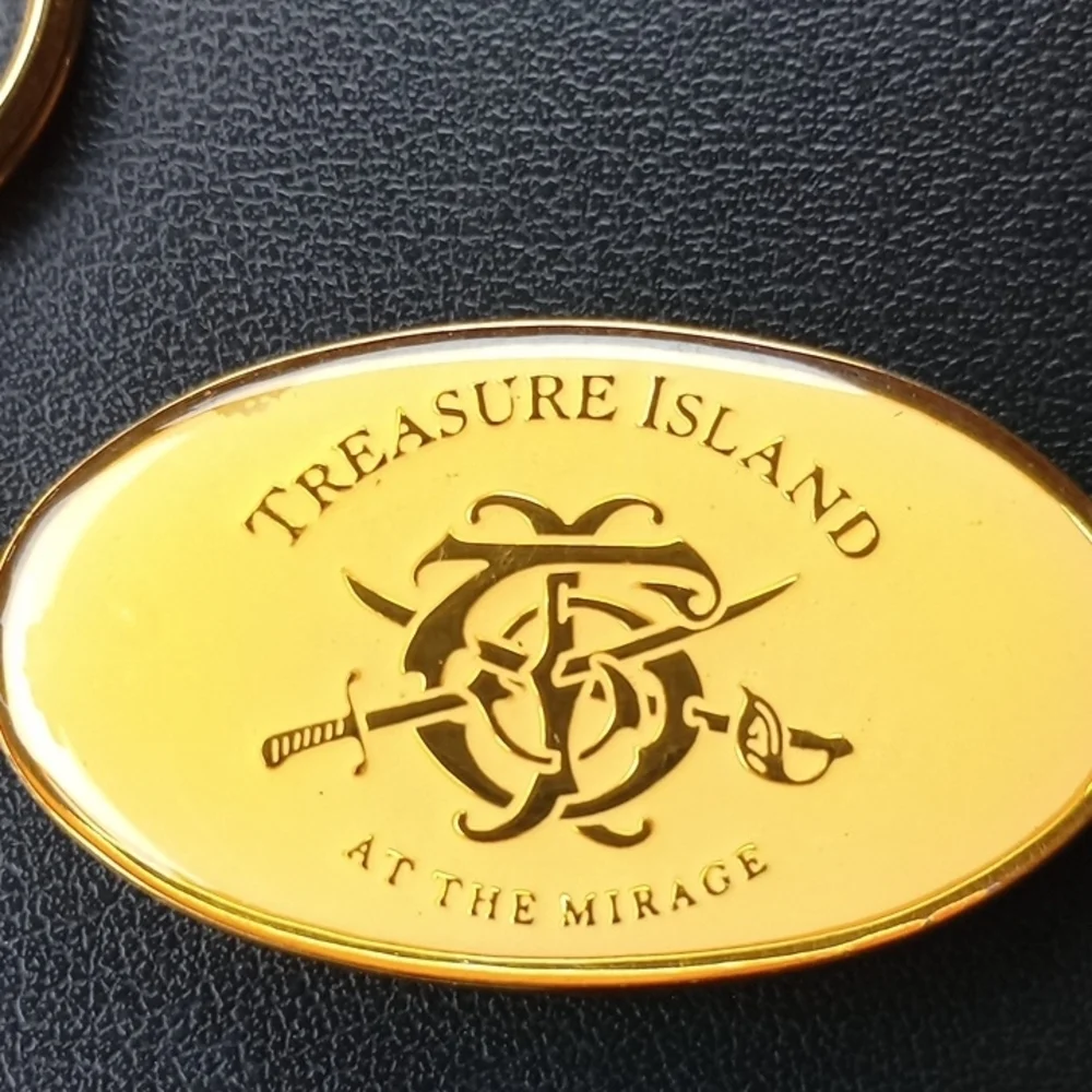 Gold Toned Key Chain Treasure Island At The Mirage